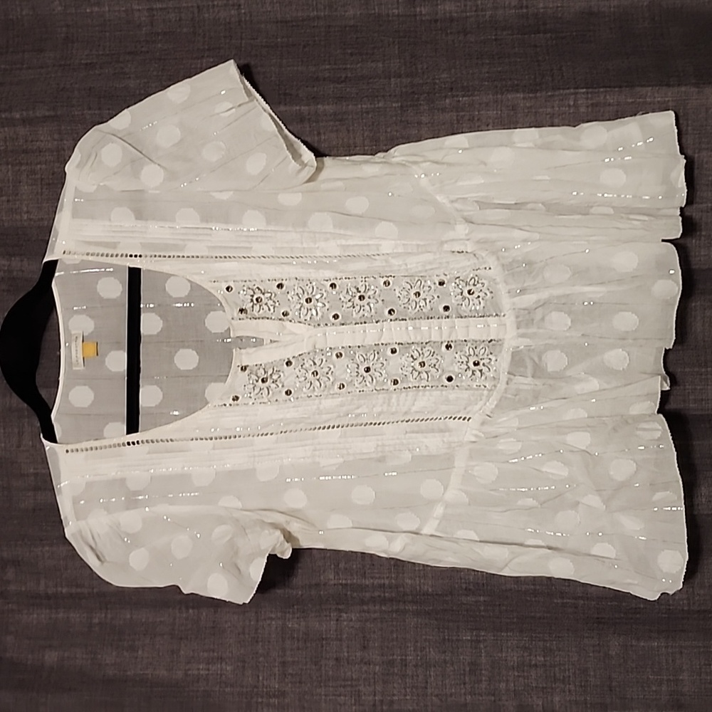 EUC L White Top Beading and Silver lining